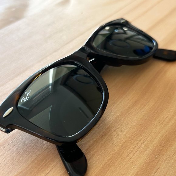 Original Wayfarer Classic Sunglasses in Tortoise Green - Picture 5 of 10